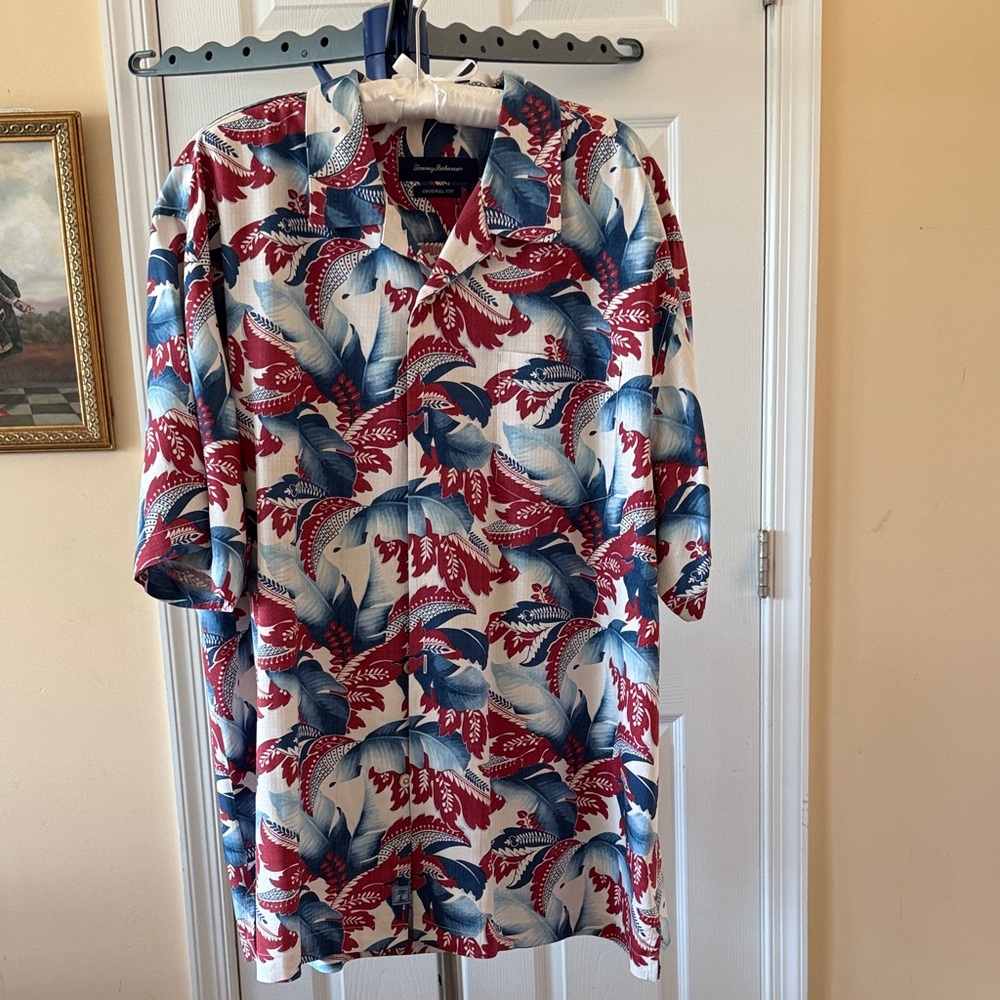 Tommy Bahama Red and Blue Floral Casual Button Down Shirt